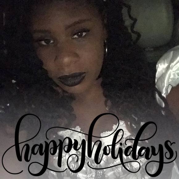 Meet your Posher, Kween - Picture 1 of 1